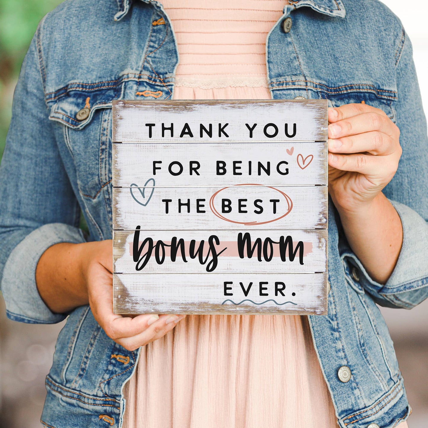 Bonus Mom - Perfect Pallet Petites
