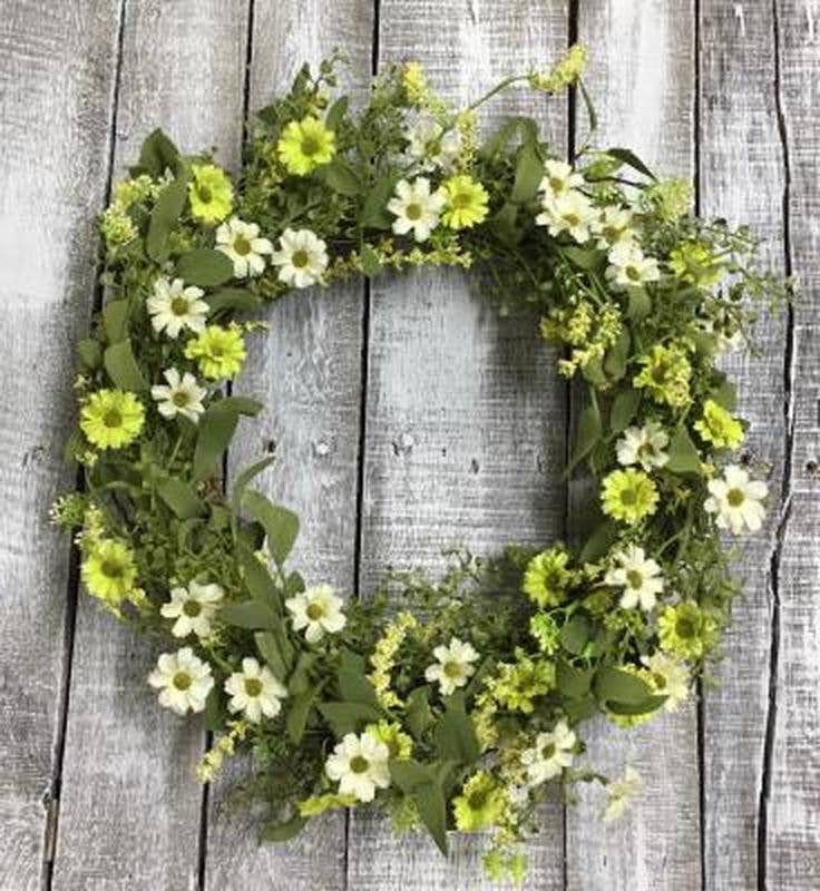 White/Green Daisy Wreath